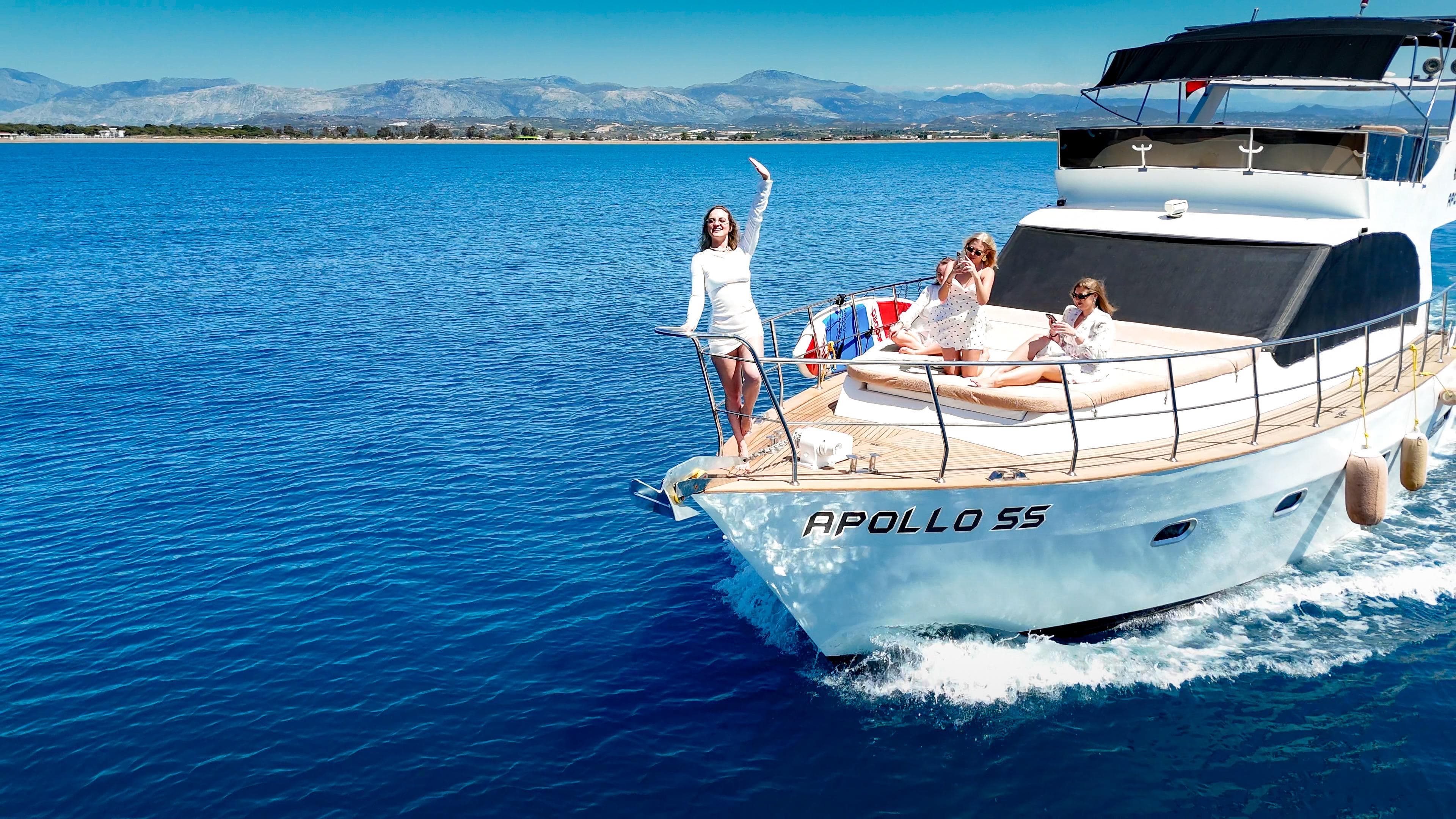 Side Yacht Charter Gallery - Apollo SS
