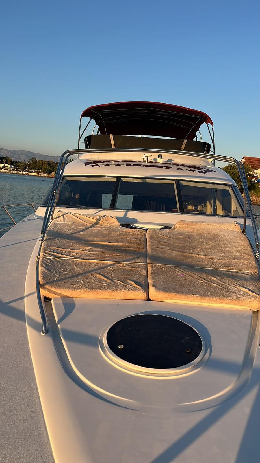 Side Yacht Charter Gallery - Moonlight Luxury